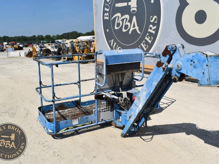 2014-genie-s65-trax-image-40