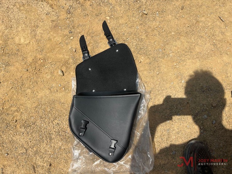 motorcycle-leather-saddle-bag-image-2