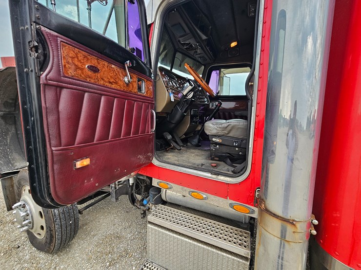 2003-peterbilt-379-image-57