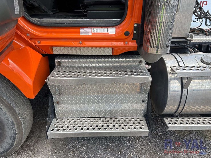2019-kenworth-t880-image-9
