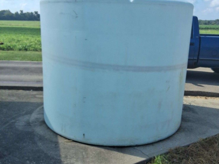 2500-gallon-poly-tank,-liquid-fertilizer,-and-water-only-image-1