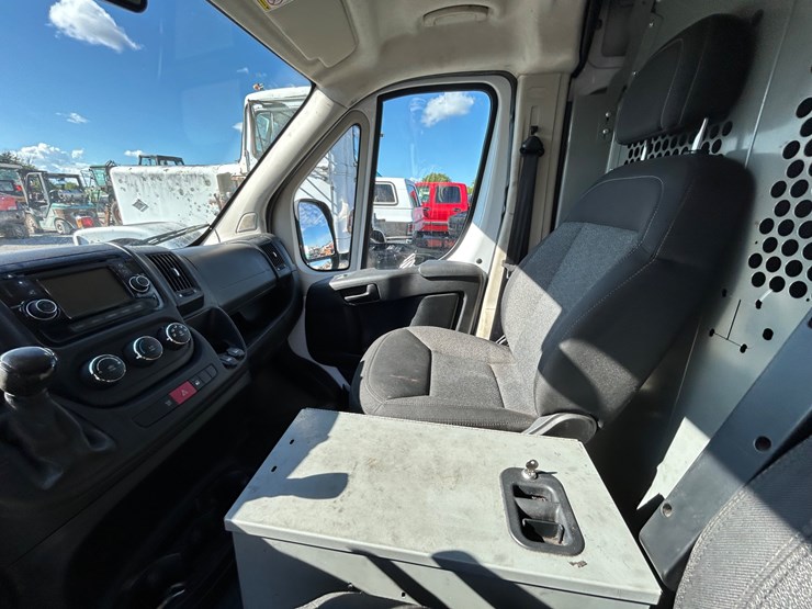 2017-ram-promaster-2500-image-9