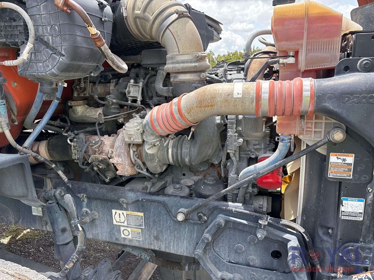 2019-kenworth-t880-image-21