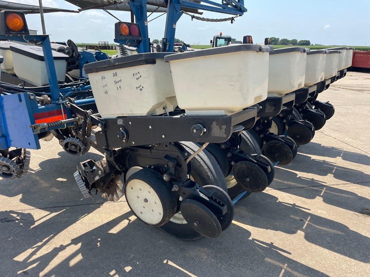 kinze-3200-image-21