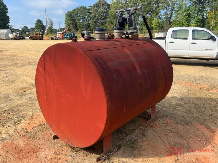 skid-mounted-fuel-tank-w/graco-pump-image-4