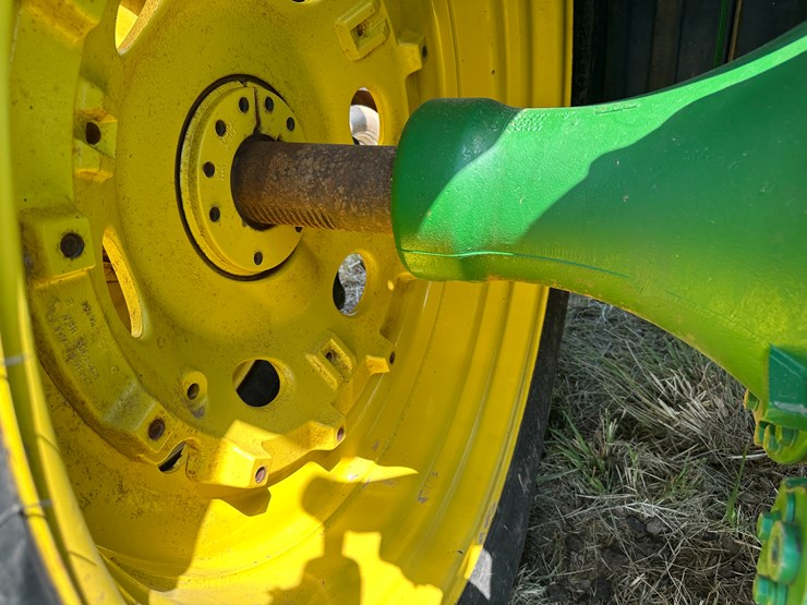 2014-john-deere-8285r-image-13