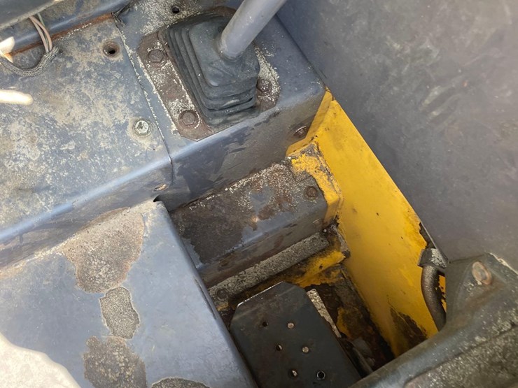 new-holland-l160-image-51