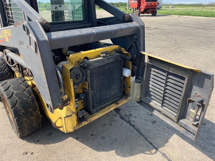 new-holland-l160-image-24