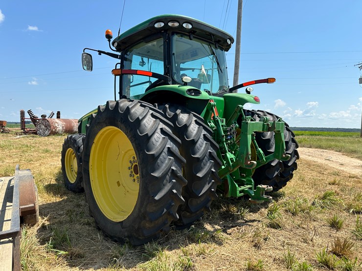 2014-john-deere-8285r-image-4