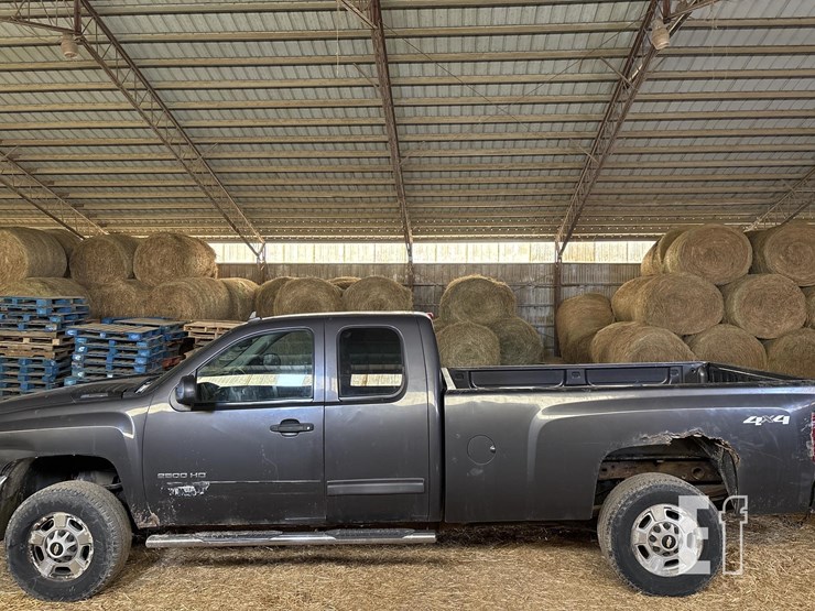 2011-chevrolet-2500-image-4