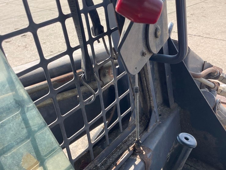 new-holland-l160-image-40