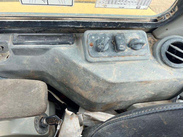 2015-caterpillar-303.5e2-cr-image-32
