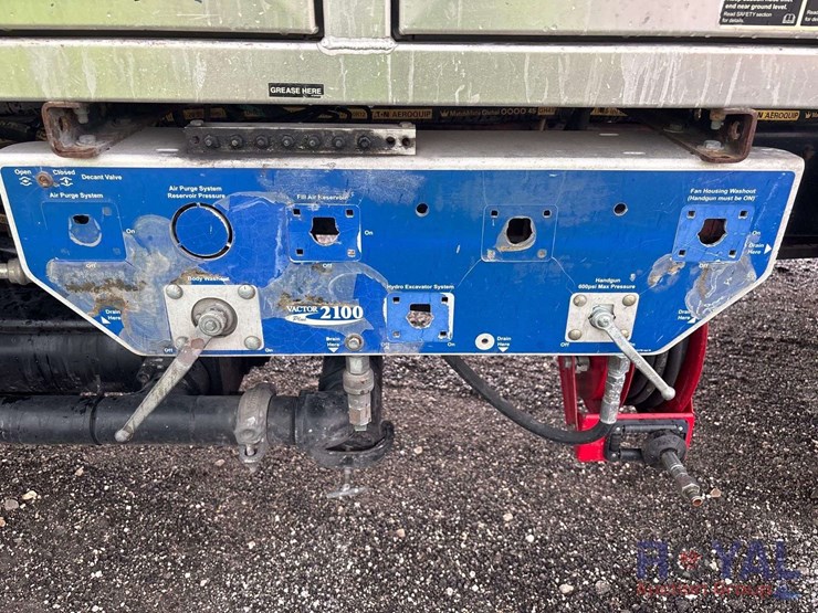 2016-kenworth-t880-image-29