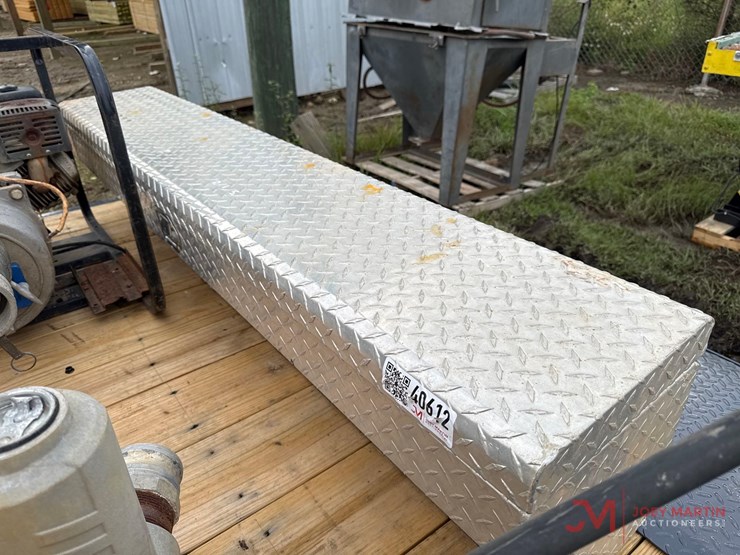 aluminum-truck-tool-box-image-2