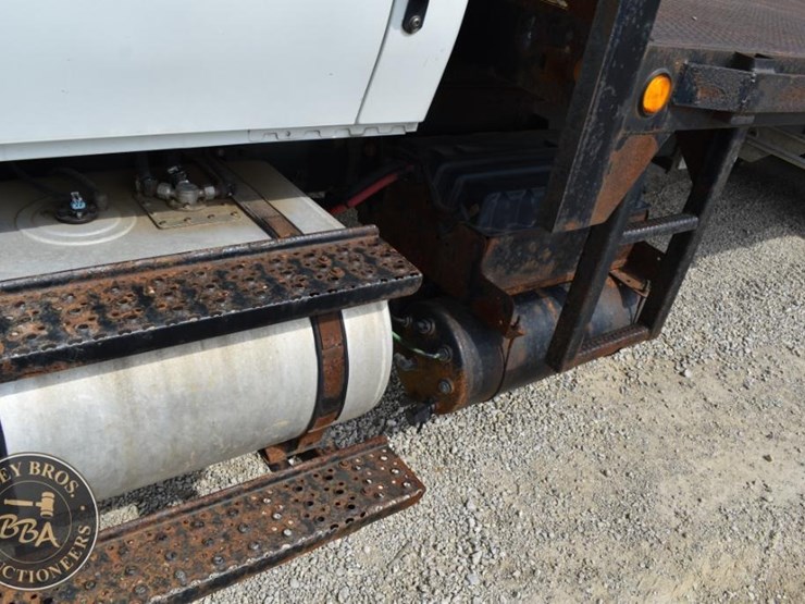 2013-international-durastar-4400-image-19