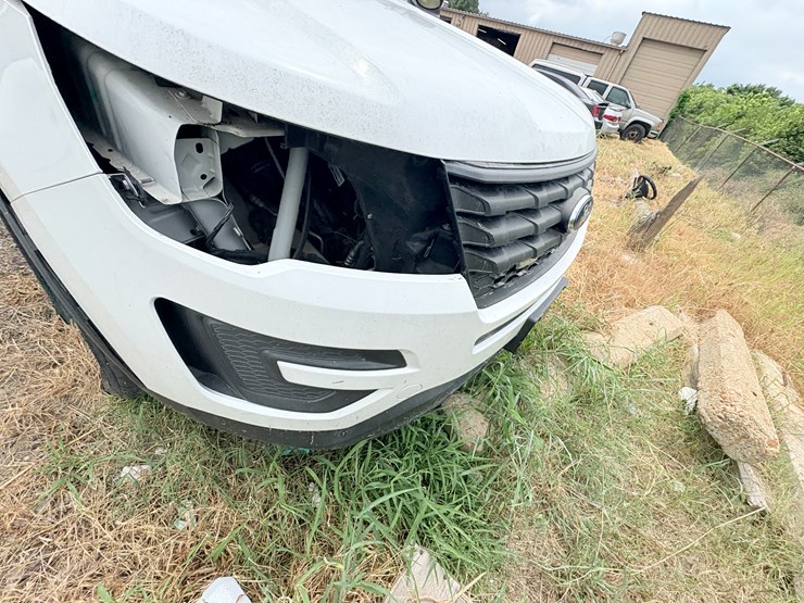 2018-ford-explorer-image-15