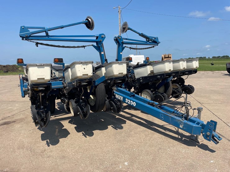 kinze-3200-image-5