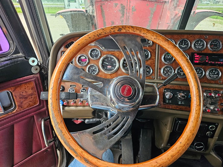 2003-peterbilt-379-image-70