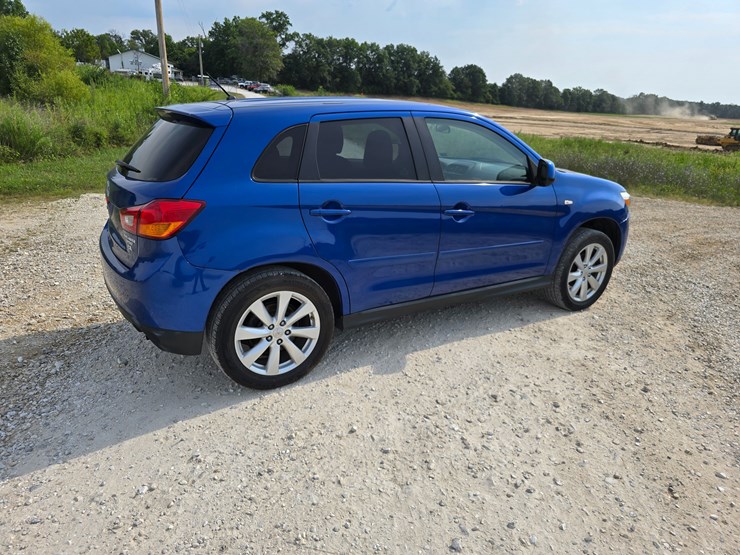 2015-mitsubishi-outlander-image-29