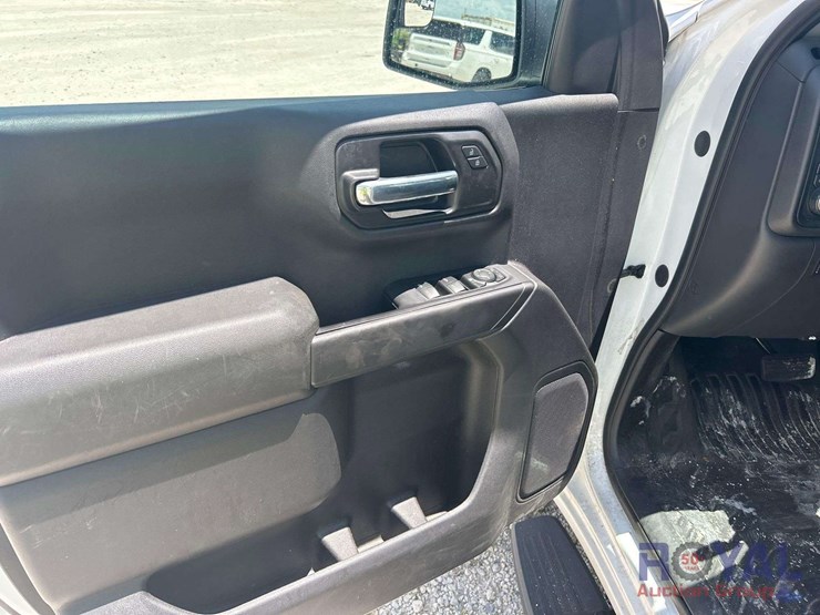 2021-chevrolet-silverado-1500-image-13