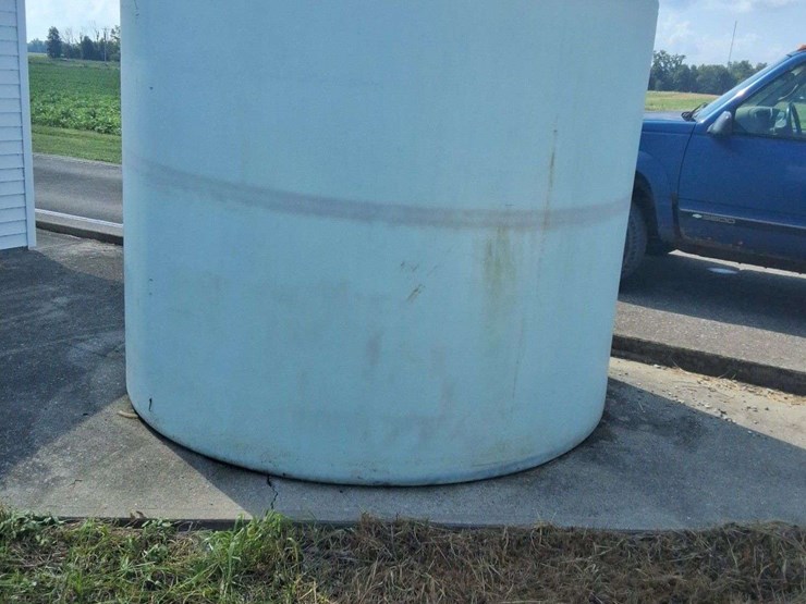 2500-gallon-poly-tank,-liquid-fertilizer,-and-water-only-image-3