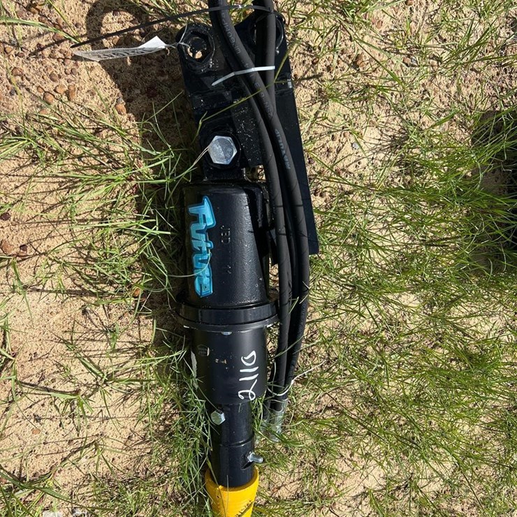 UNUSED FUTURE MINI EXCAVATOR HYD WOOD DRILL