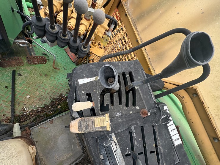 2000-john-deere-6310-image-52