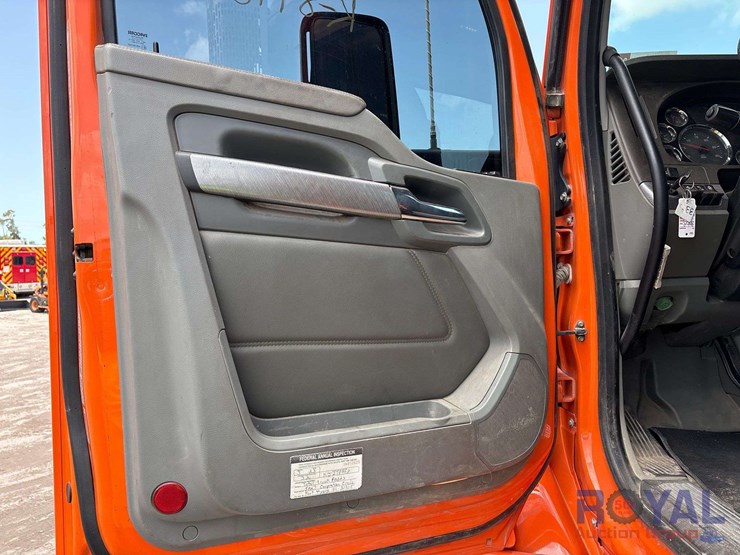 2019-kenworth-t880-image-10