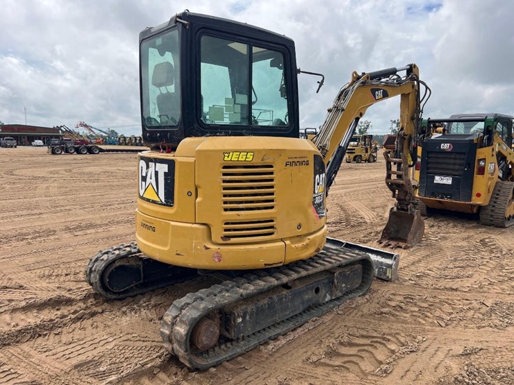 2015-caterpillar-303.5e2-cr-image-4
