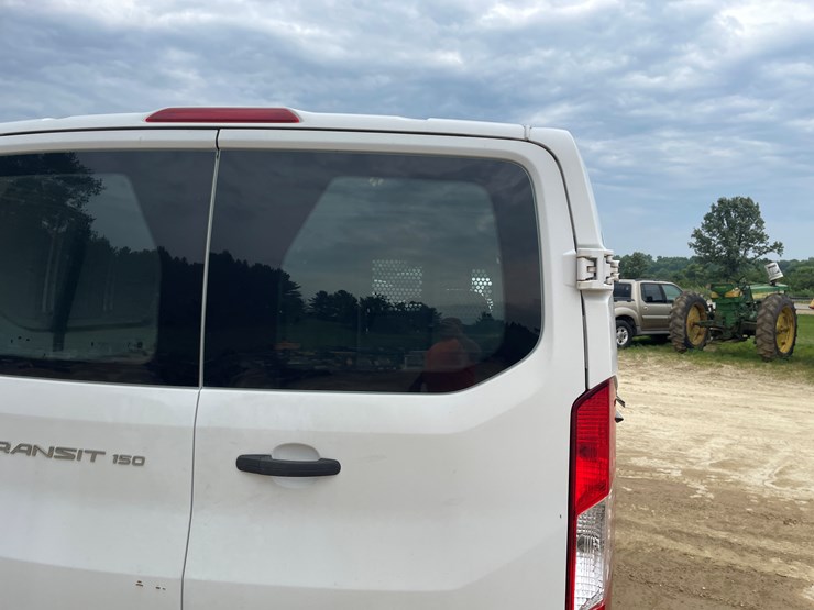 2015-ford-transit-image-28