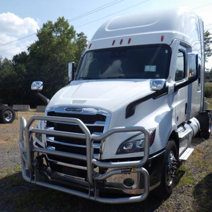 2023 FREIGHTLINER CASCADIA 126