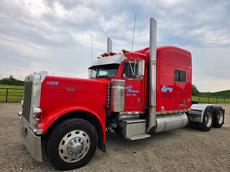 2003-peterbilt-379-image-4