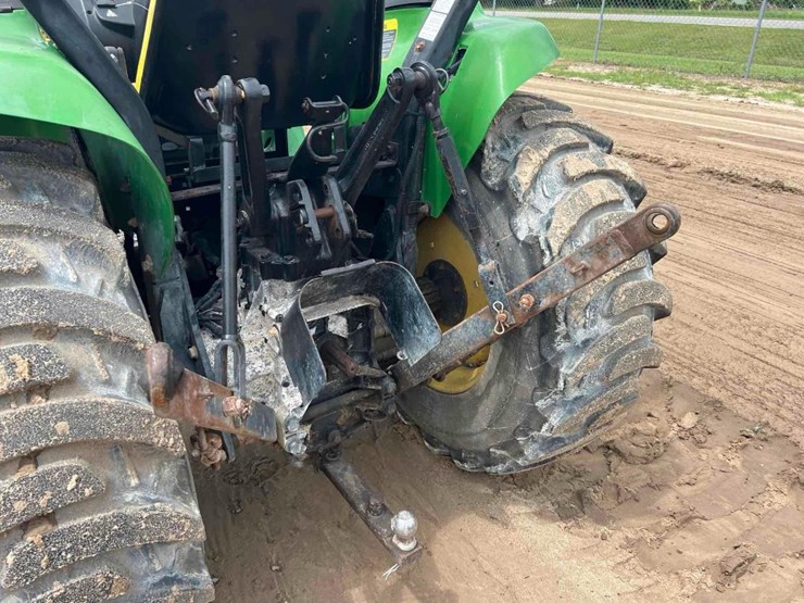 john-deere-3032e-image-16