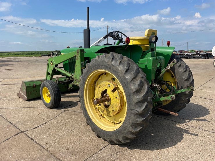 john-deere-3020-image-7