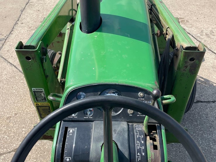 john-deere-3020-image-32