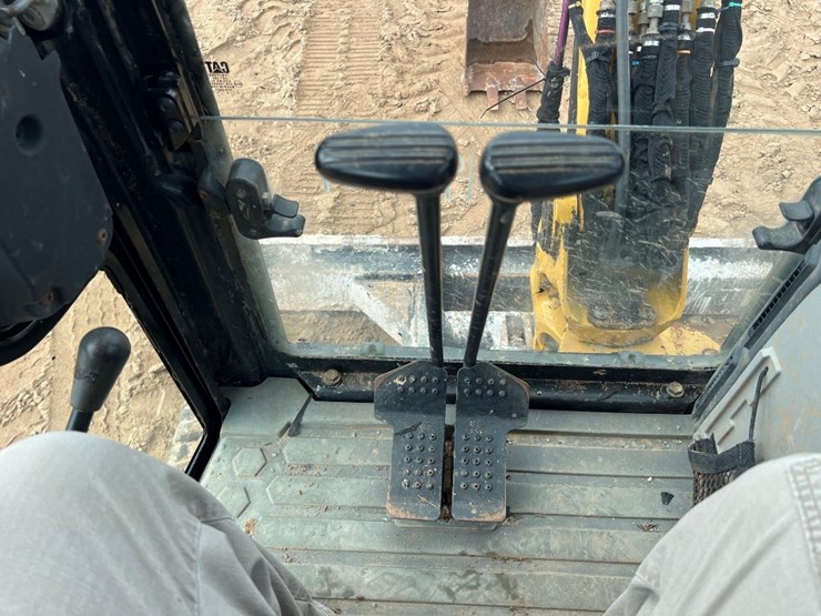 2015-caterpillar-303.5e2-cr-image-33