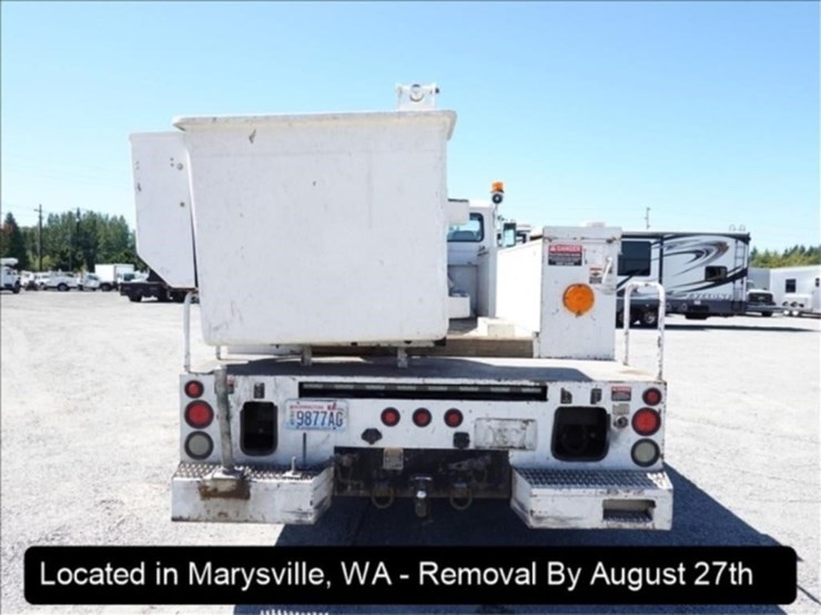 2003-freightliner-fl70-image-34