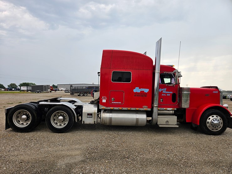 2003-peterbilt-379-image-26