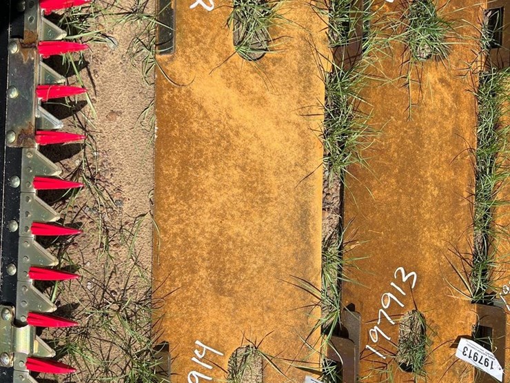 unused-future-skid-steer-mounting-plate-image-1