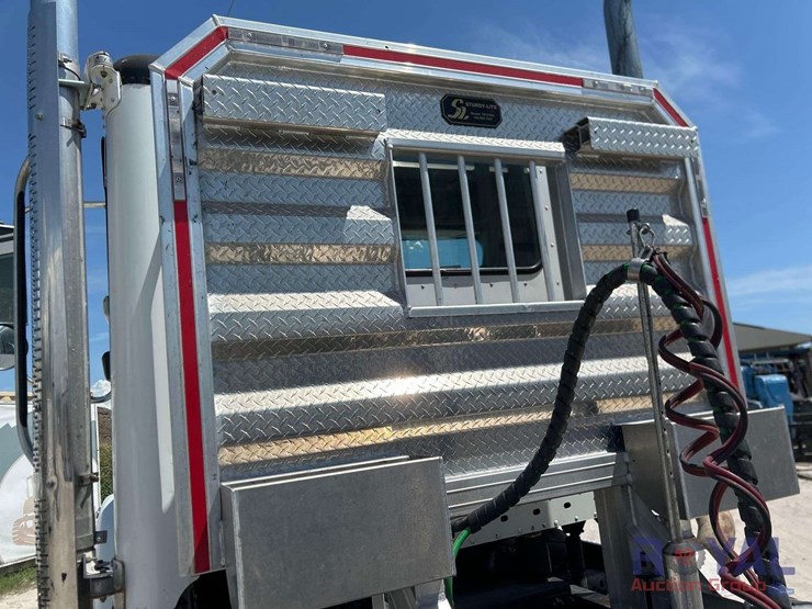2015-freightliner-122sd-image-26