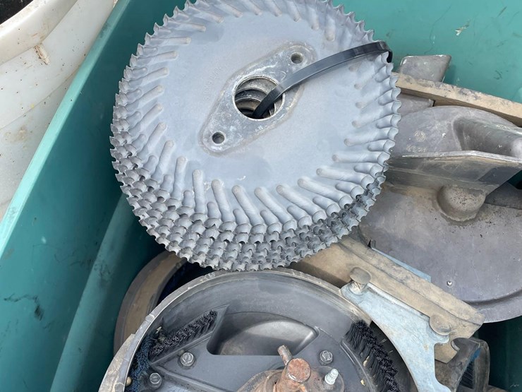 kinze-3200-image-57