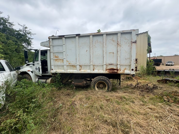 2009-international-durastar-4300-image-4