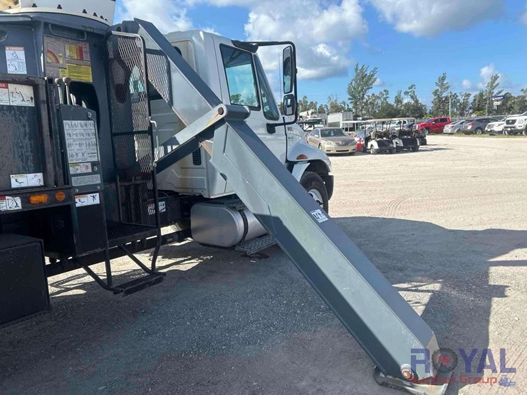 2014-international-durastar-4300-image-25