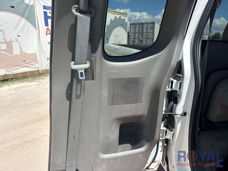 2016-nissan-frontier-image-21