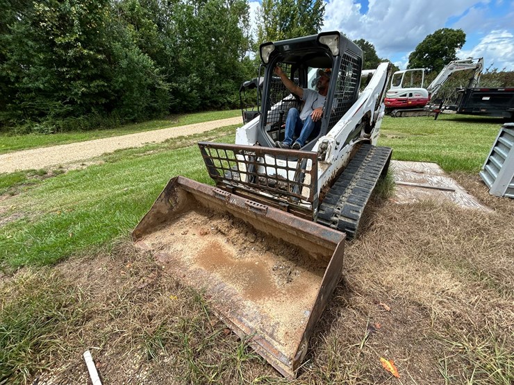 2015-bobcat-t750-image-9