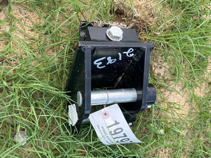 unused-future-mini-excavator-coupler-image-1