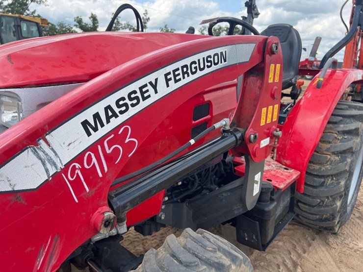 2022-massey-ferguson-1835e-image-11