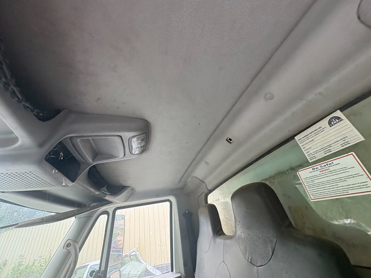 2009-international-durastar-4300-image-33