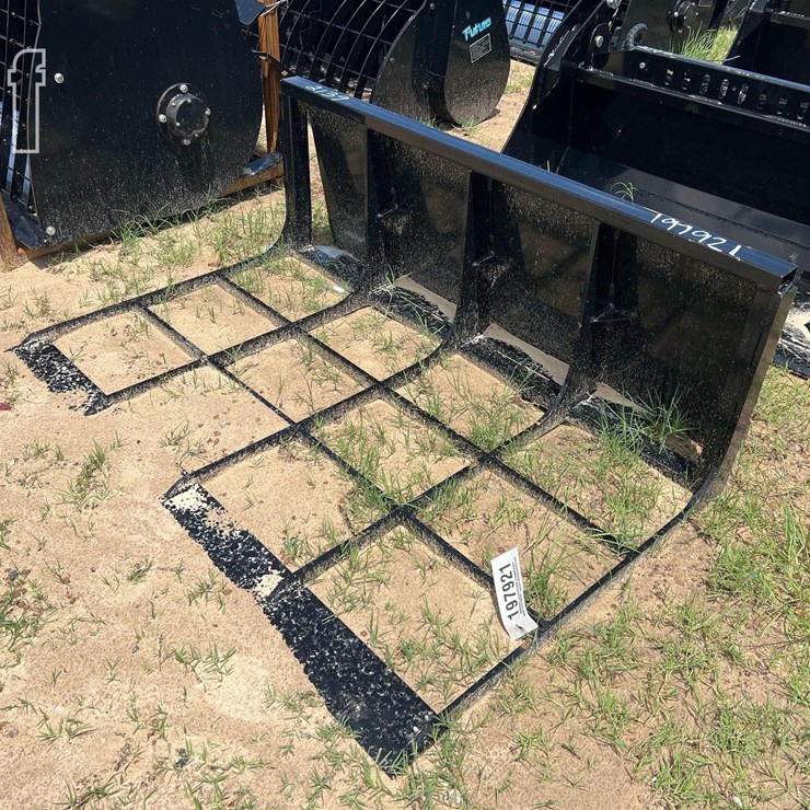 UNUSED FUTURE SKID STEER QUICK ATTACH LAND LEVELER