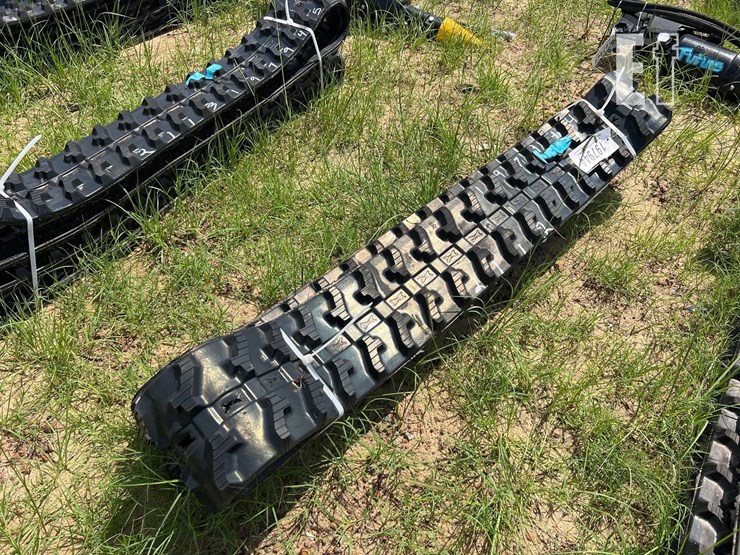 unused-future-pair-of-mini-rubber-tracks-image-2